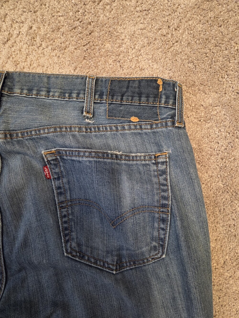 Men's Levi's Loose Fit Light Wash Denim Jeans - Picture 5 of 8